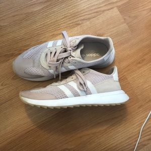Adidas Swift run sneakers